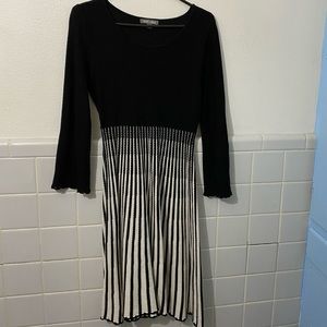 Black and white dress, long sleeve